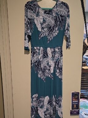 Tommy BAHAMA Teal Leaf-Print Maxi Dress - Women's